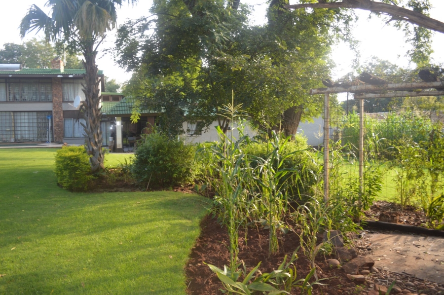 5 Bedroom Property for Sale in Wilkoppies North West